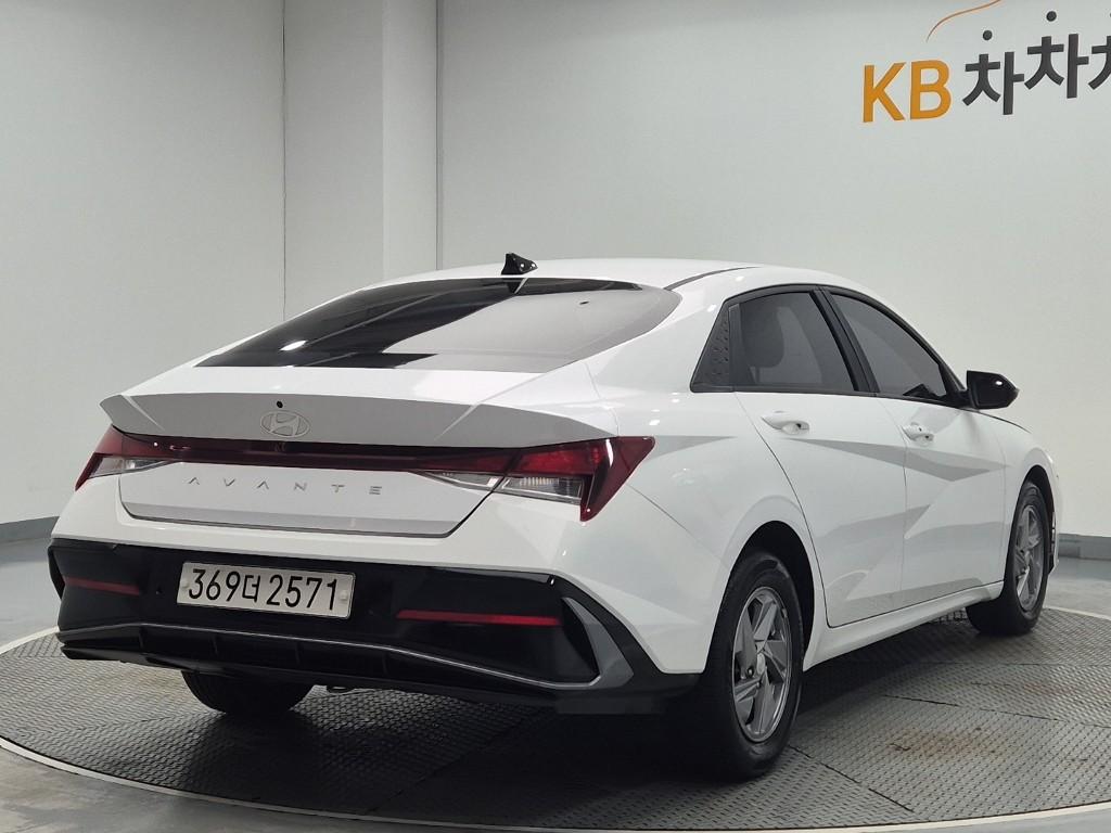 Hyundai Avante (CN7) Gasoline 1.6 smart 2023 — фото 3