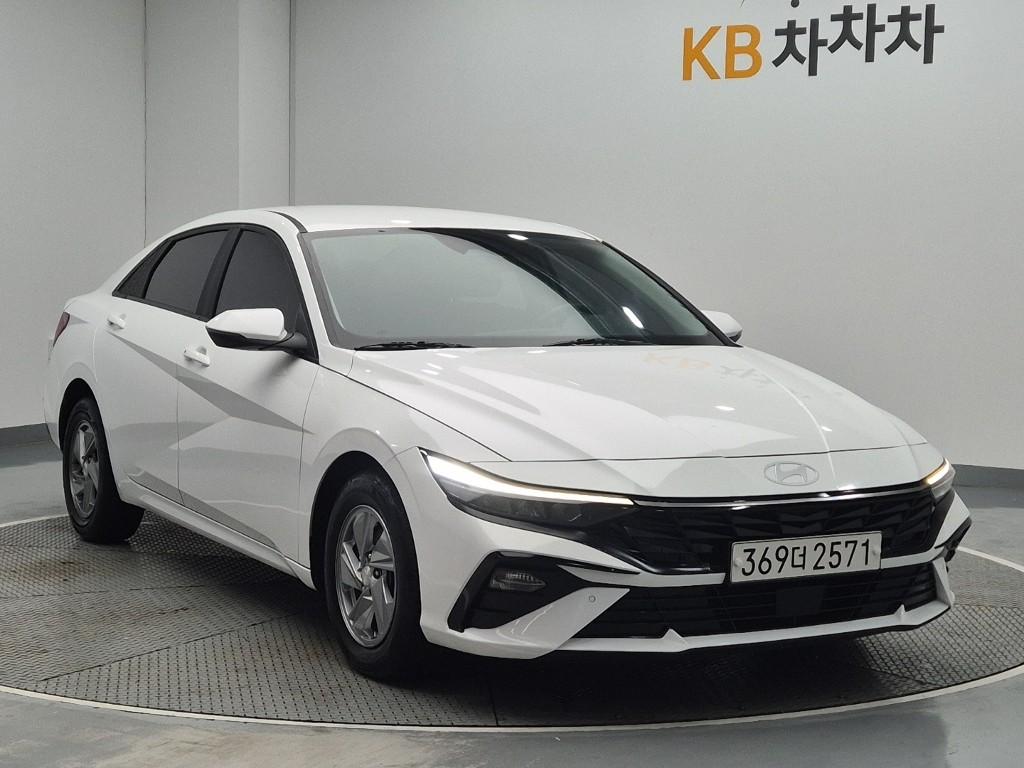 Hyundai Avante (CN7) Gasoline 1.6 smart 2023 — фото 4