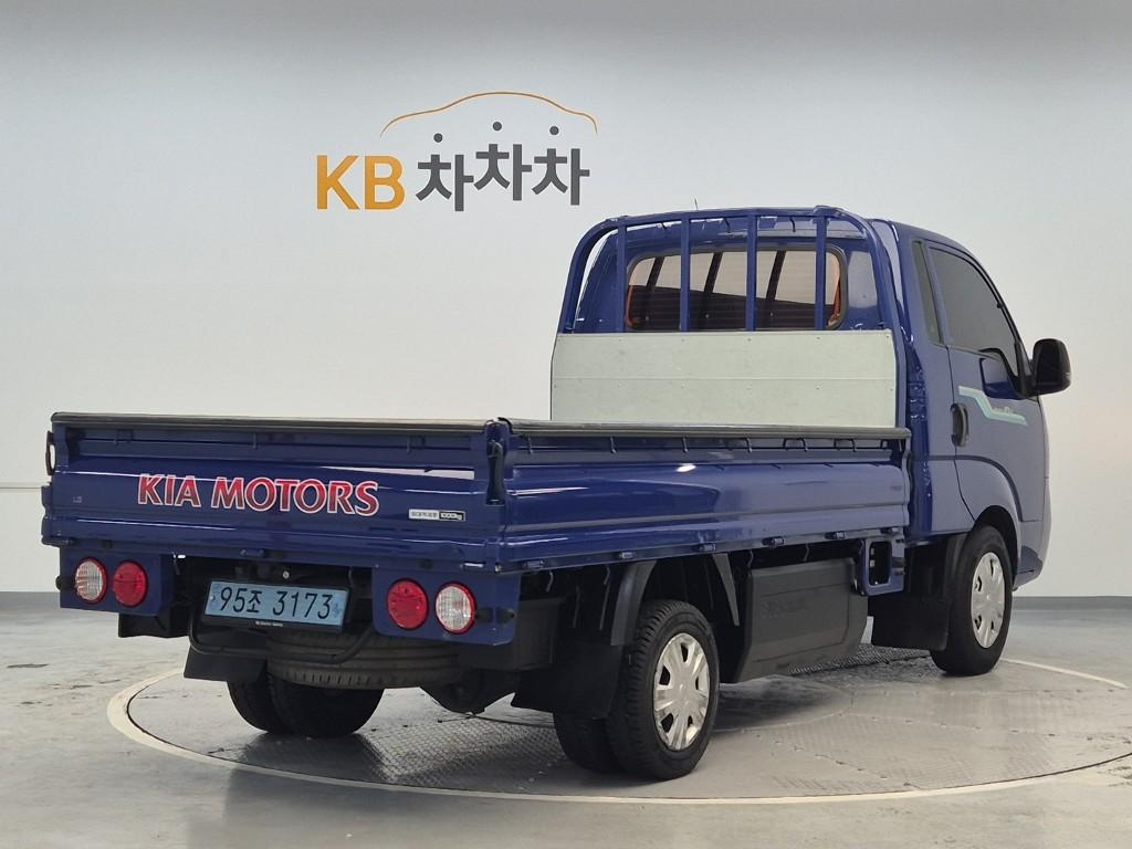 Kia Bongo 3 EV Cargo GLS 2020 — фото 3
